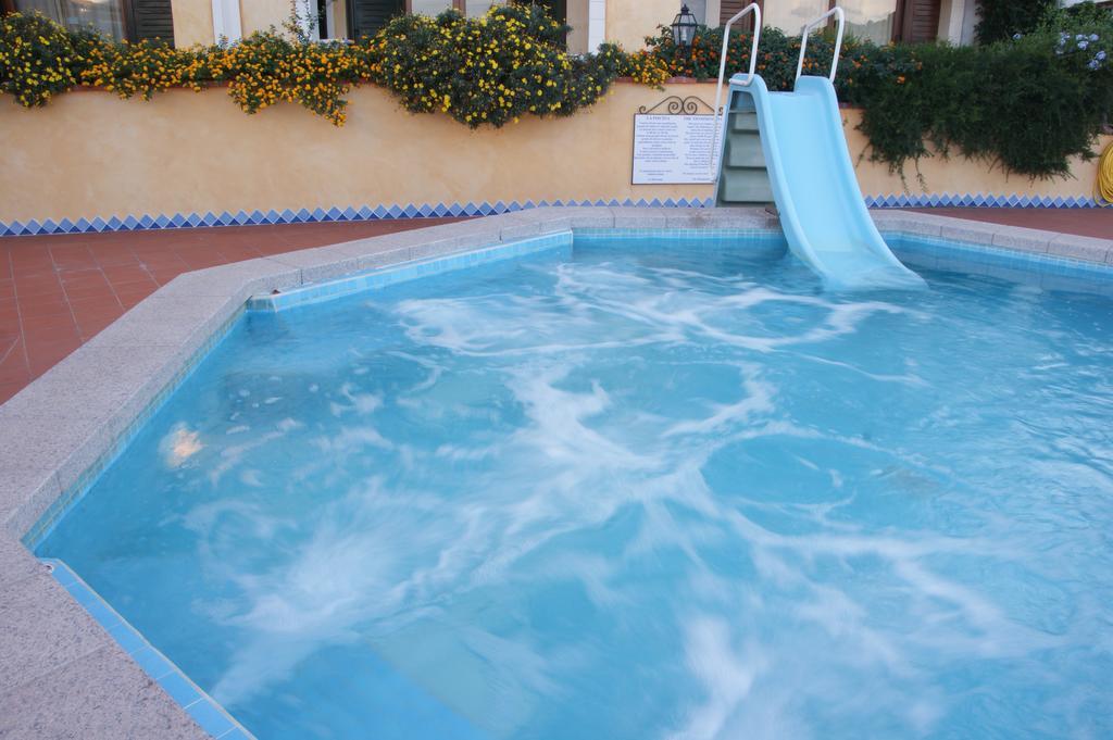 Residence Riva Azzurra Cannigione Ngoại thất bức ảnh