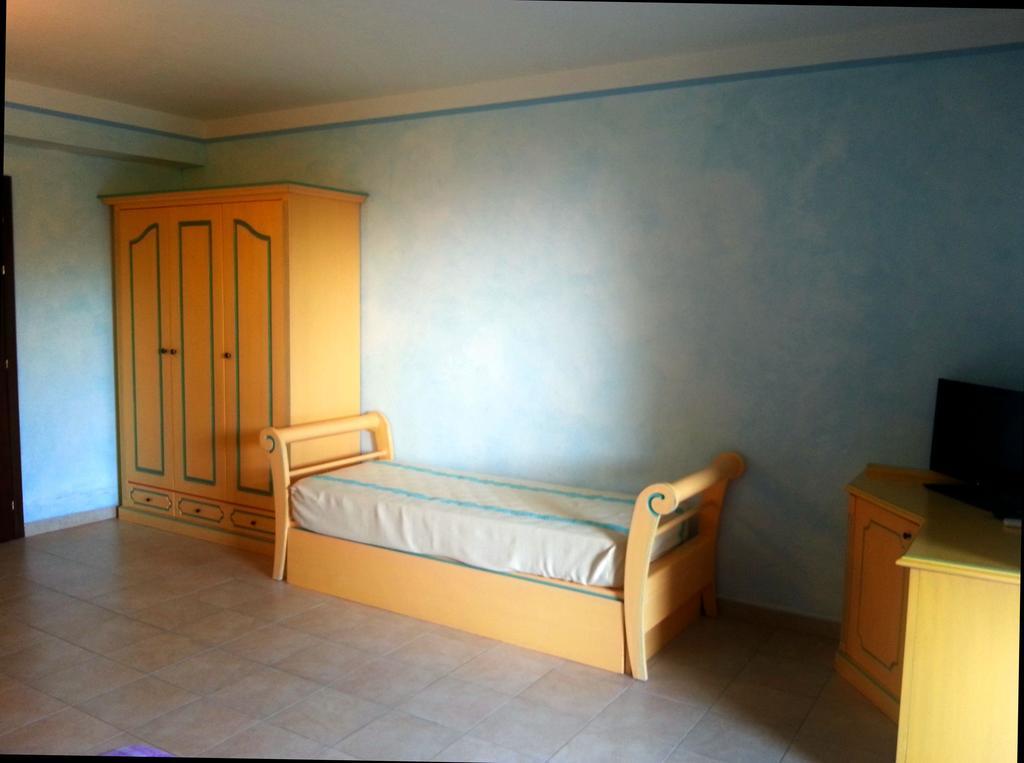 Residence Riva Azzurra Cannigione Ngoại thất bức ảnh